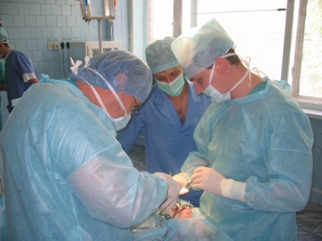 Surgeons Operate Together