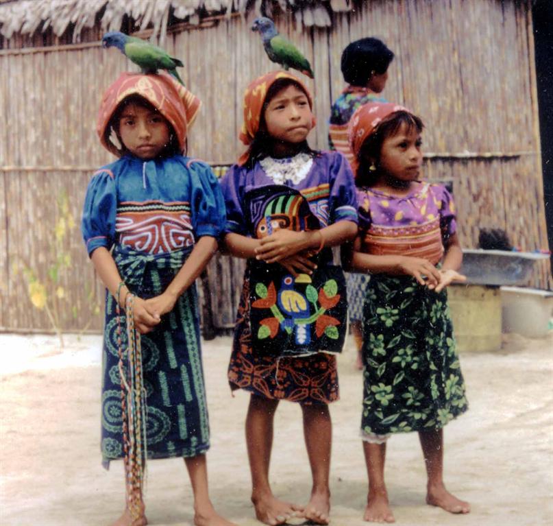 Acuna Girls